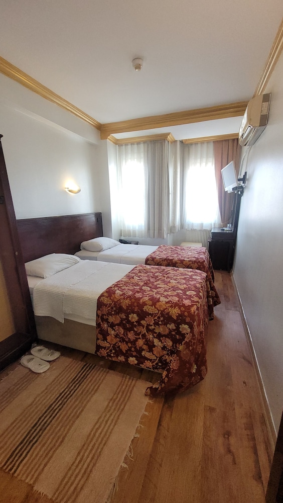 Mehmet Bey Hotel 30/70