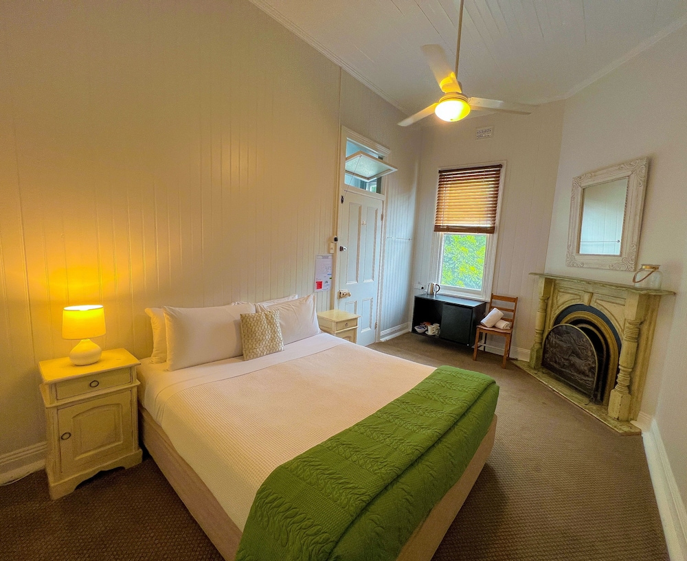 Ulmarra Hotel 18/38