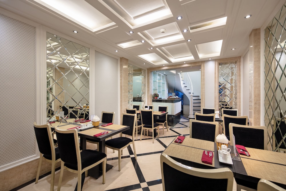 Classy Boutique Hotel 30/35