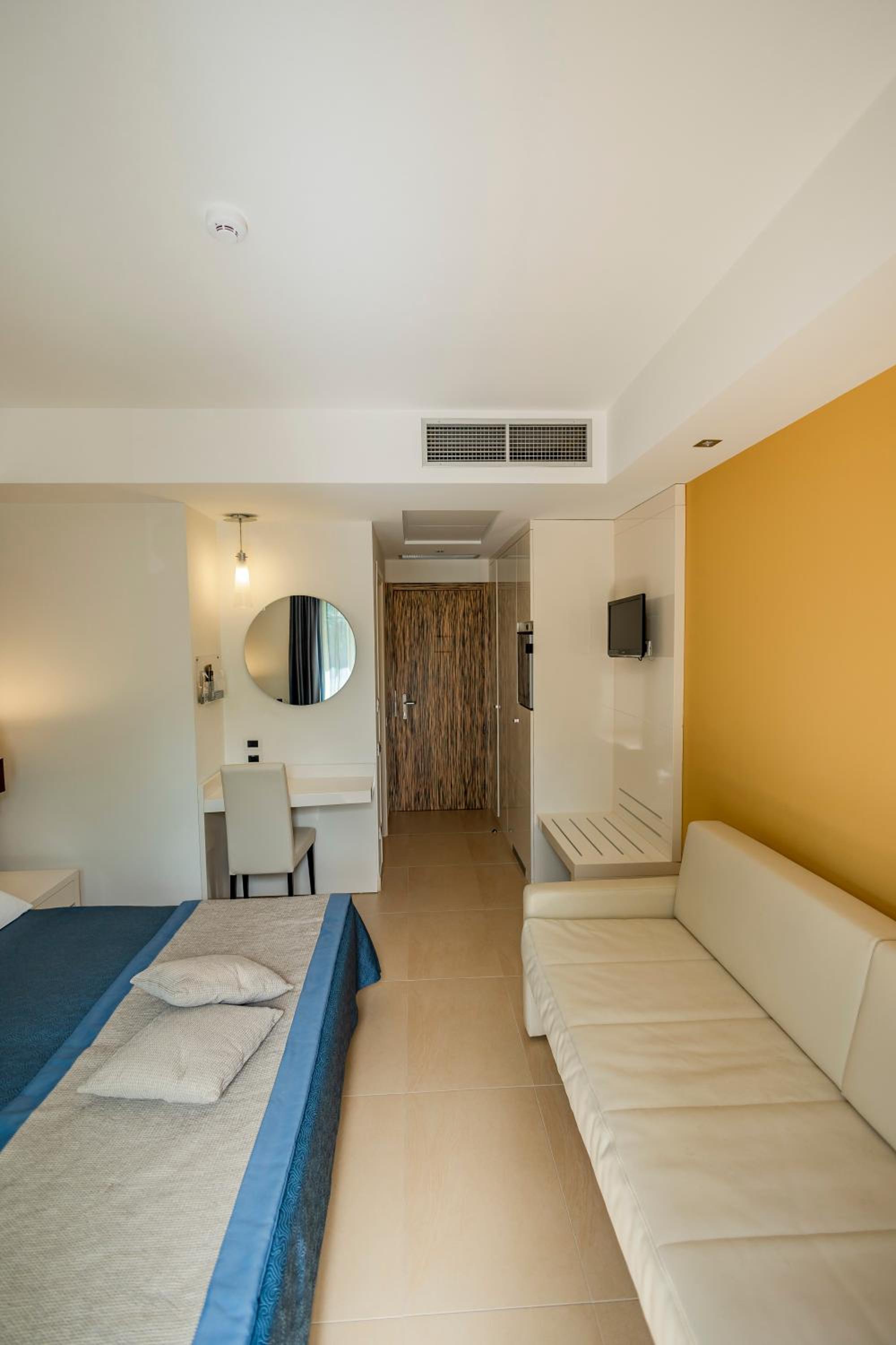 Prince Franklyn Hotel 25/55