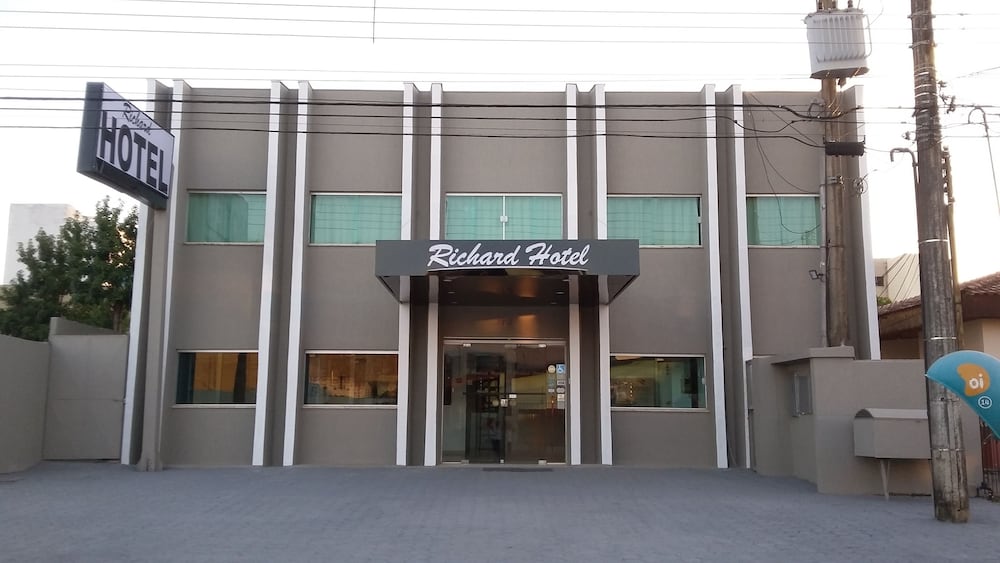 Richard Hotel 1/23