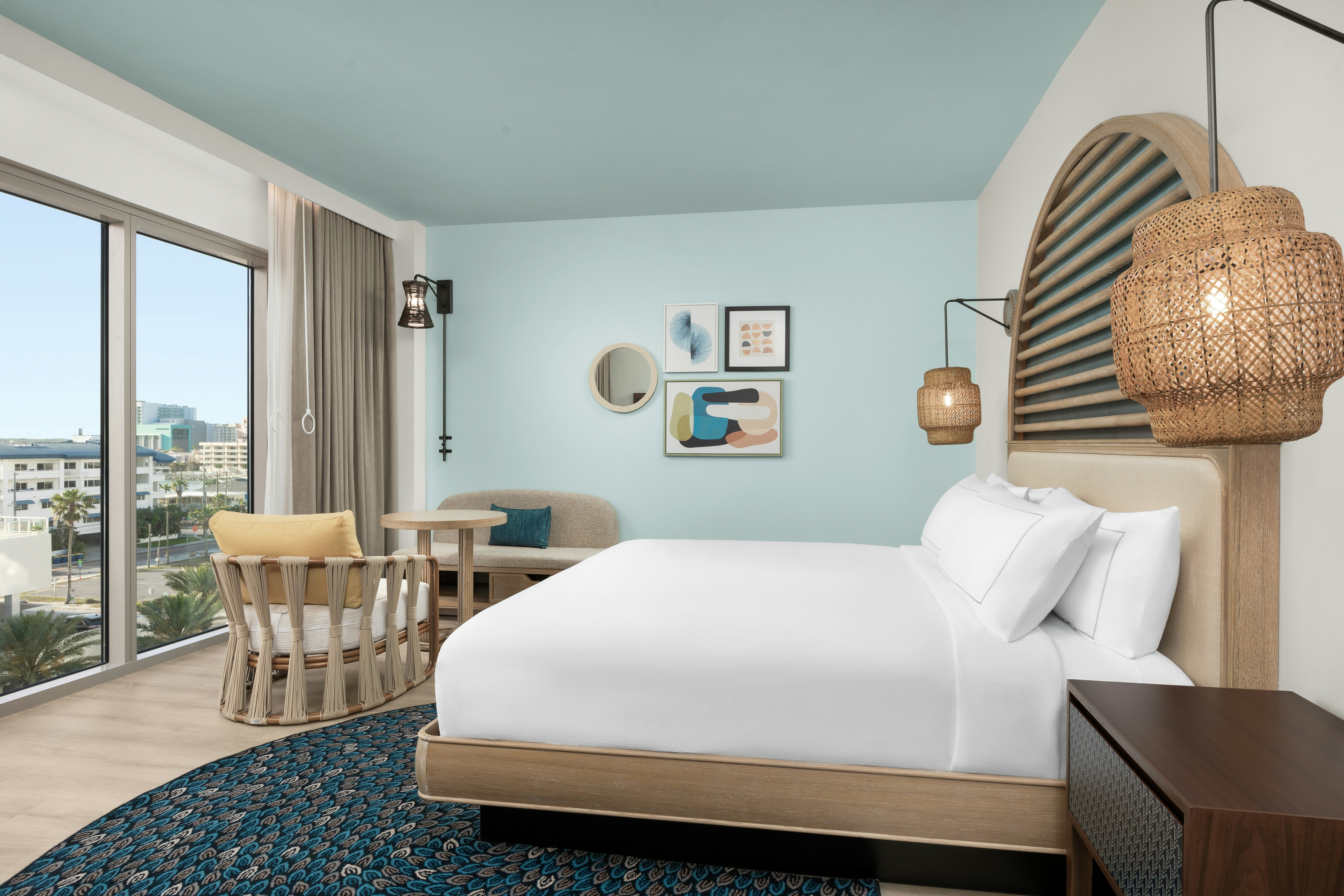 Room, King Bed, Partial Gulf View, Accessible