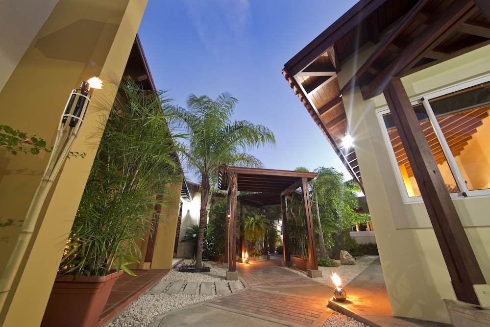 Costa Esmeralda Village 7/50