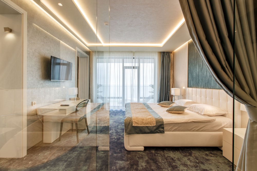 Hotel Opera Mamaia 49/70
