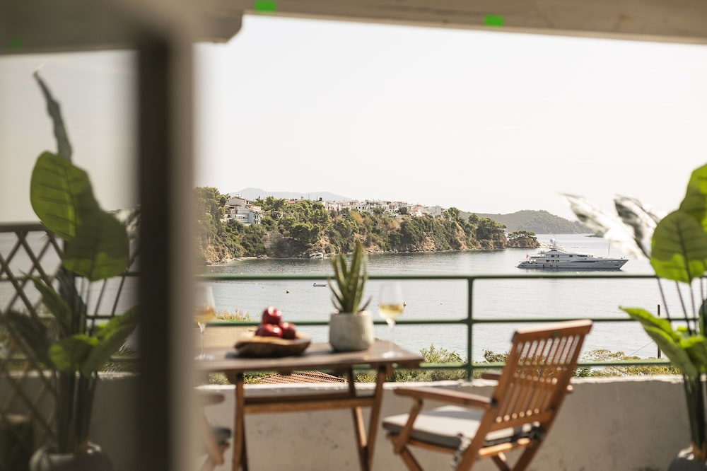 Nimfi Hotel, Skiathos 50/50