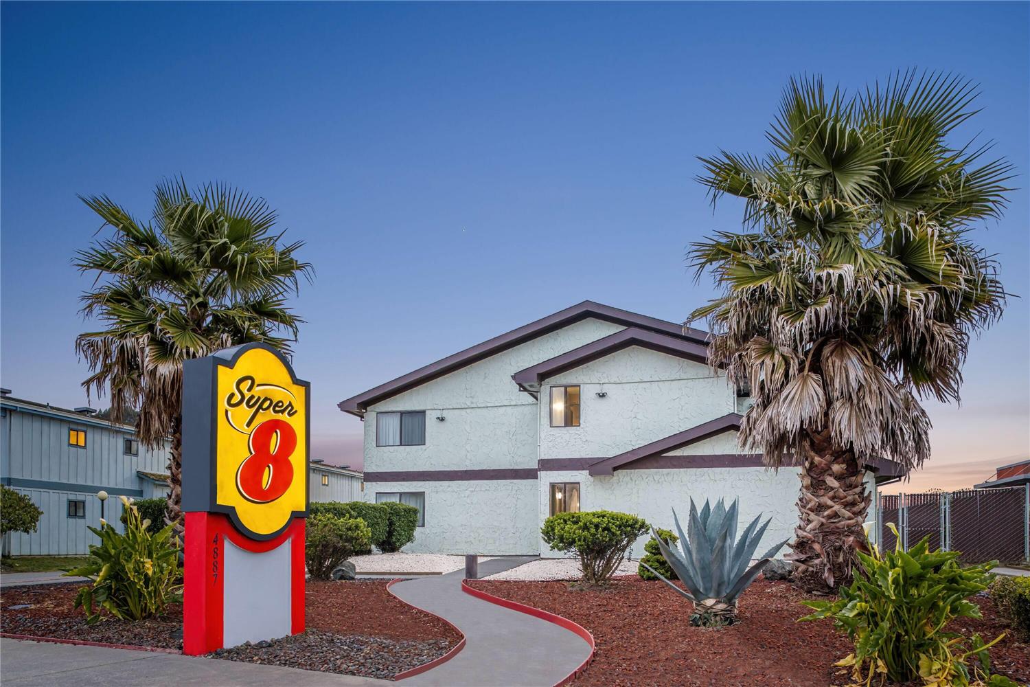 Super 8 By Wyndham Arcata 29/31