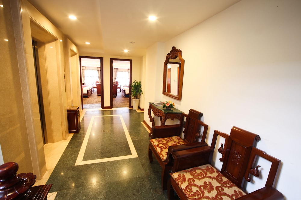 EDEN HOTEL 18/32