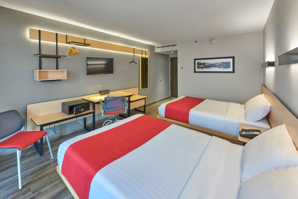 ROOM TWO DOUBLE BEDS