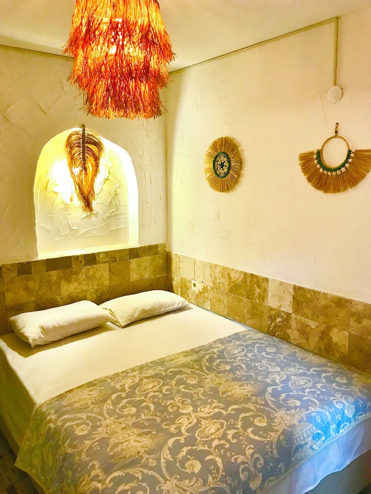 Barba Otel 25/49