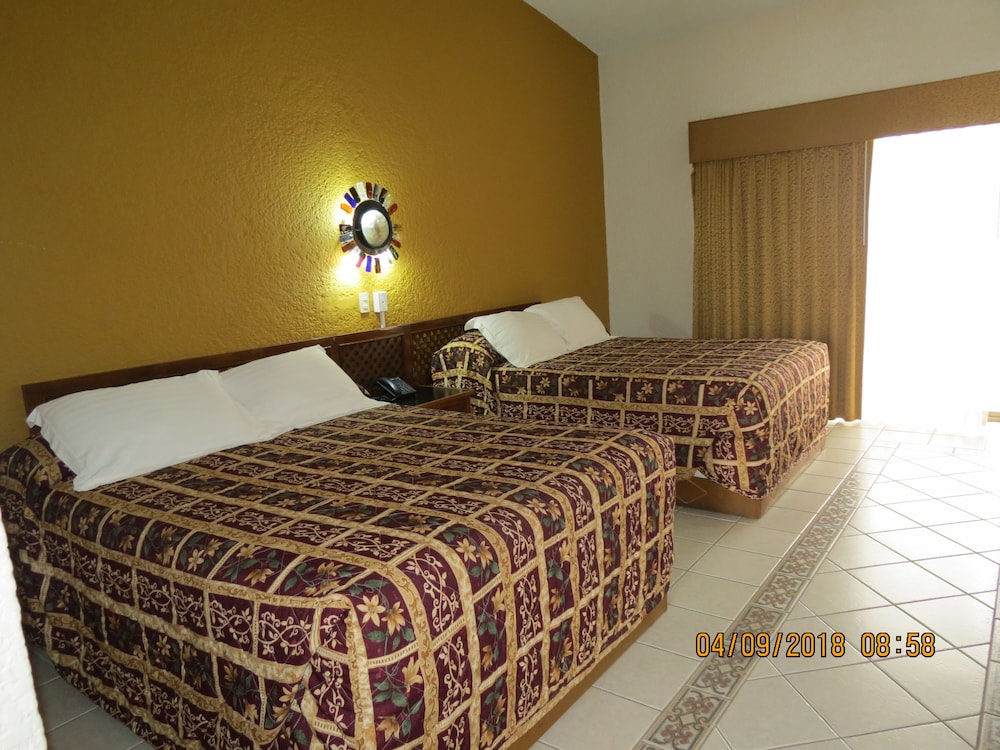 Hotel Mision Santa Maria 4/25