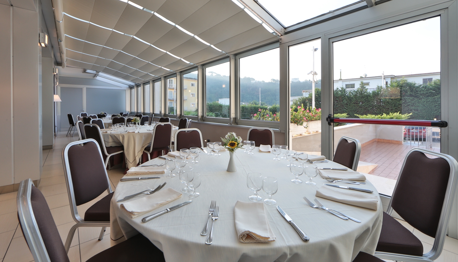 restaurant cafeteria
