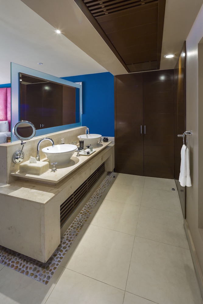 Classic, Lagoon View, Accessible