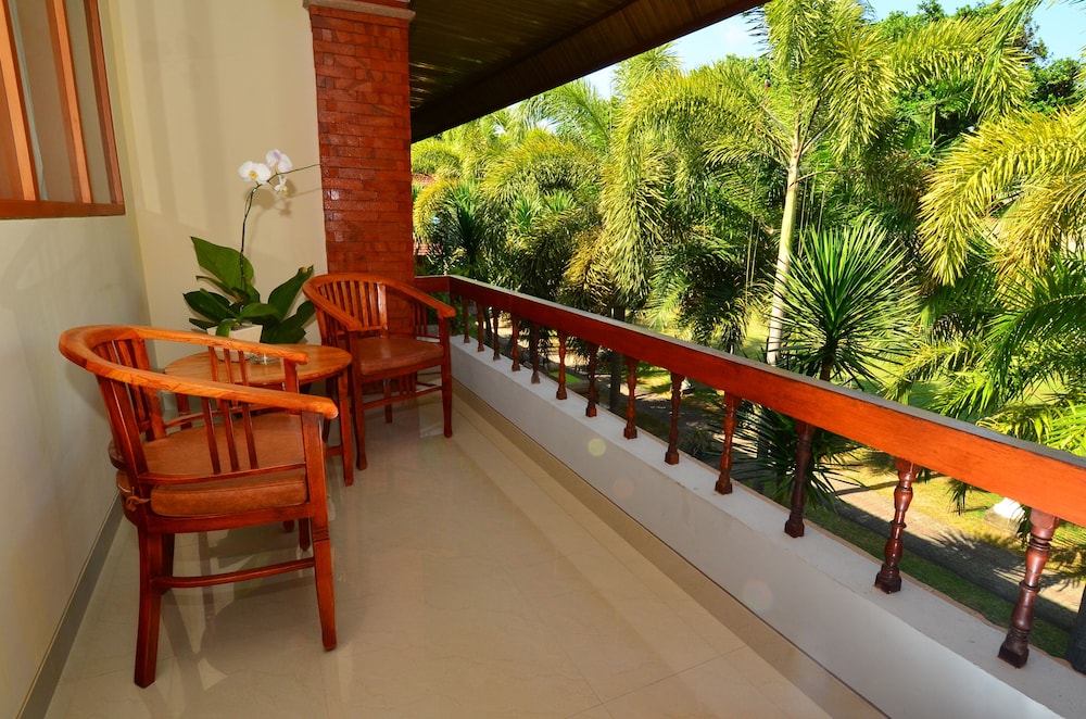 Inna Sindhu Beach Hotel and Resort 13/64