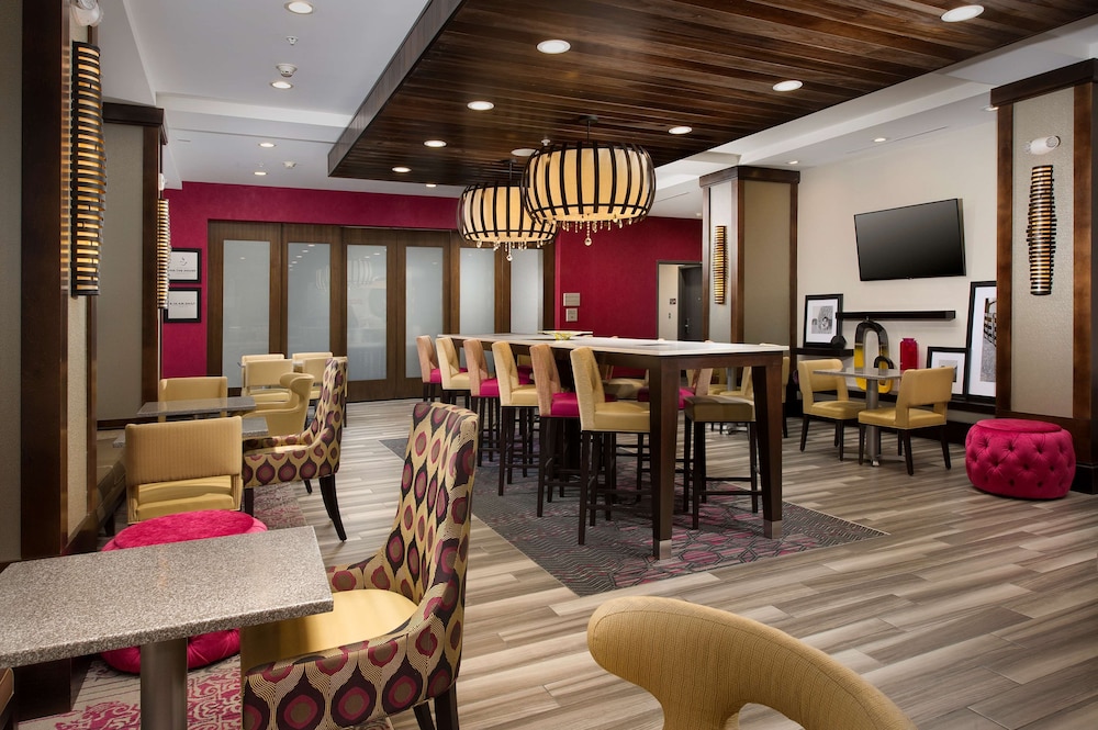 Hampton Inn Louisville East Hurstbourne Ky 44/56