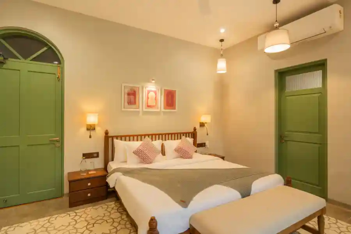 ELIVAAS Villa Frienders 5 BHK Villa With Pvt Pool & Lift Near Popular Beaches 7/12