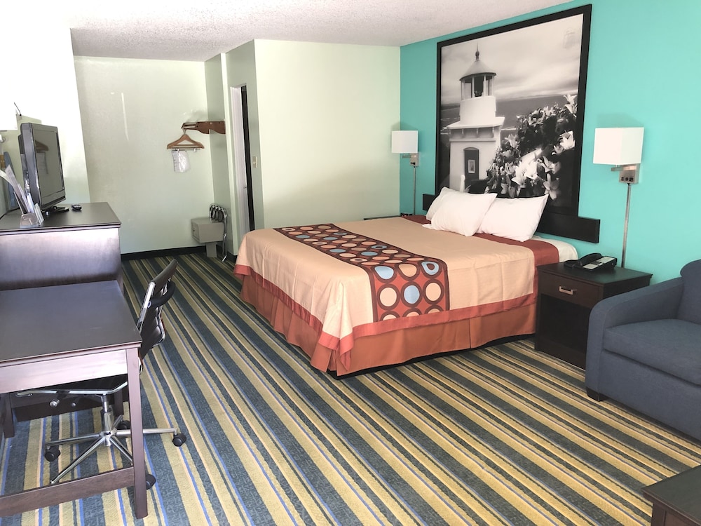 Super 8 by Wyndham Yreka 18/28