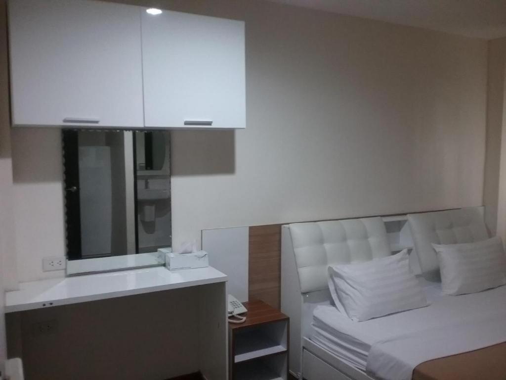 White House Asoke Sukhumvit 18 29/36