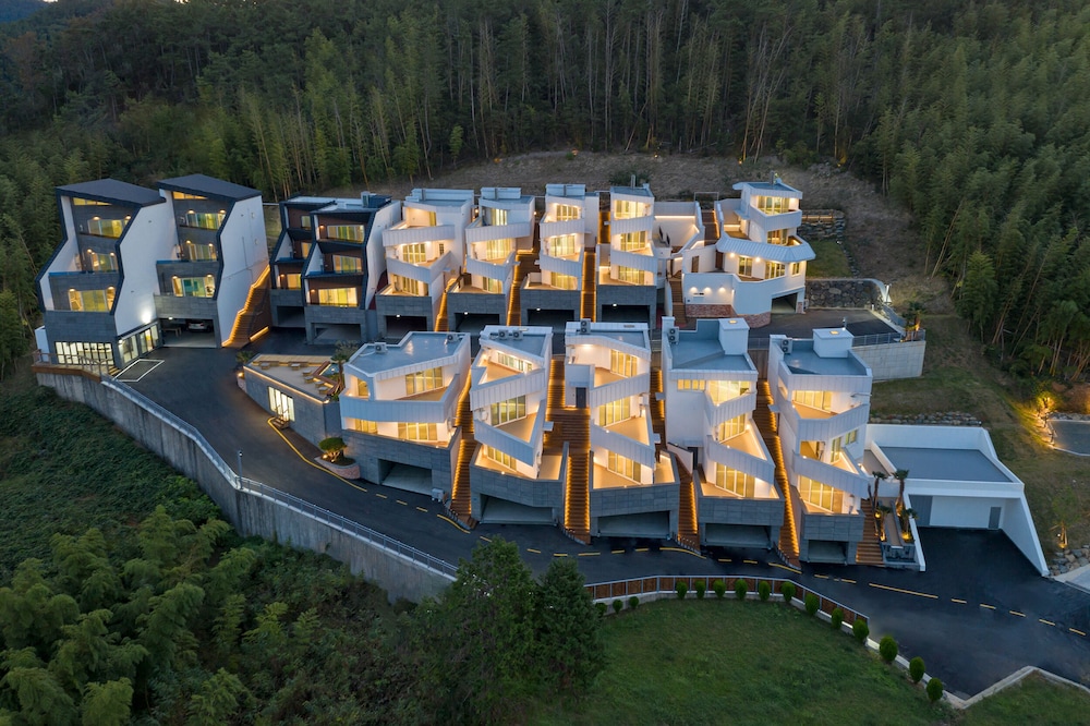 Ocean Terra Resort 1/50