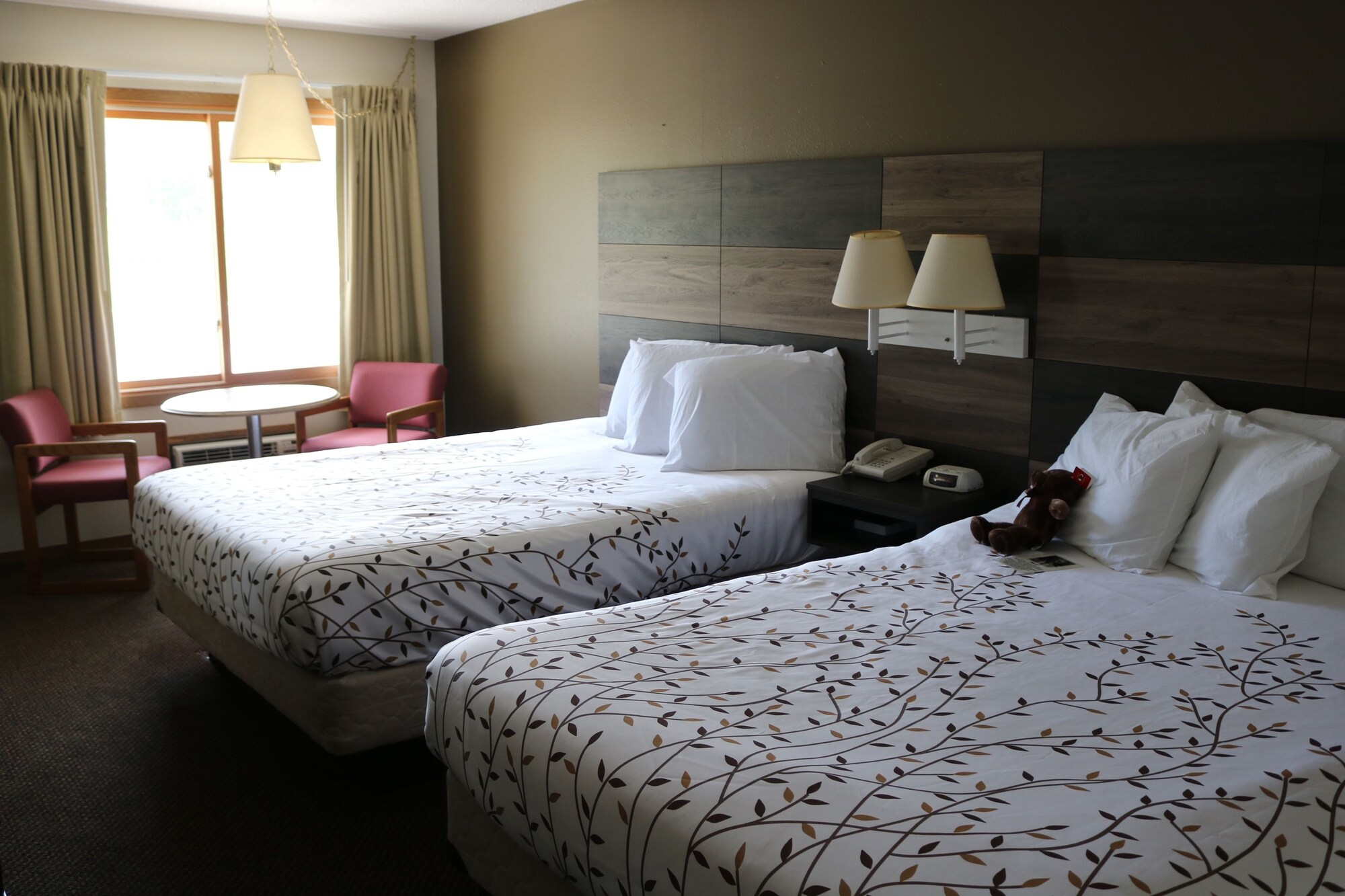 غرفة قياسية بسريرين كوين بشرفة، Roosevelt Inn Mount Rushmore 3/8