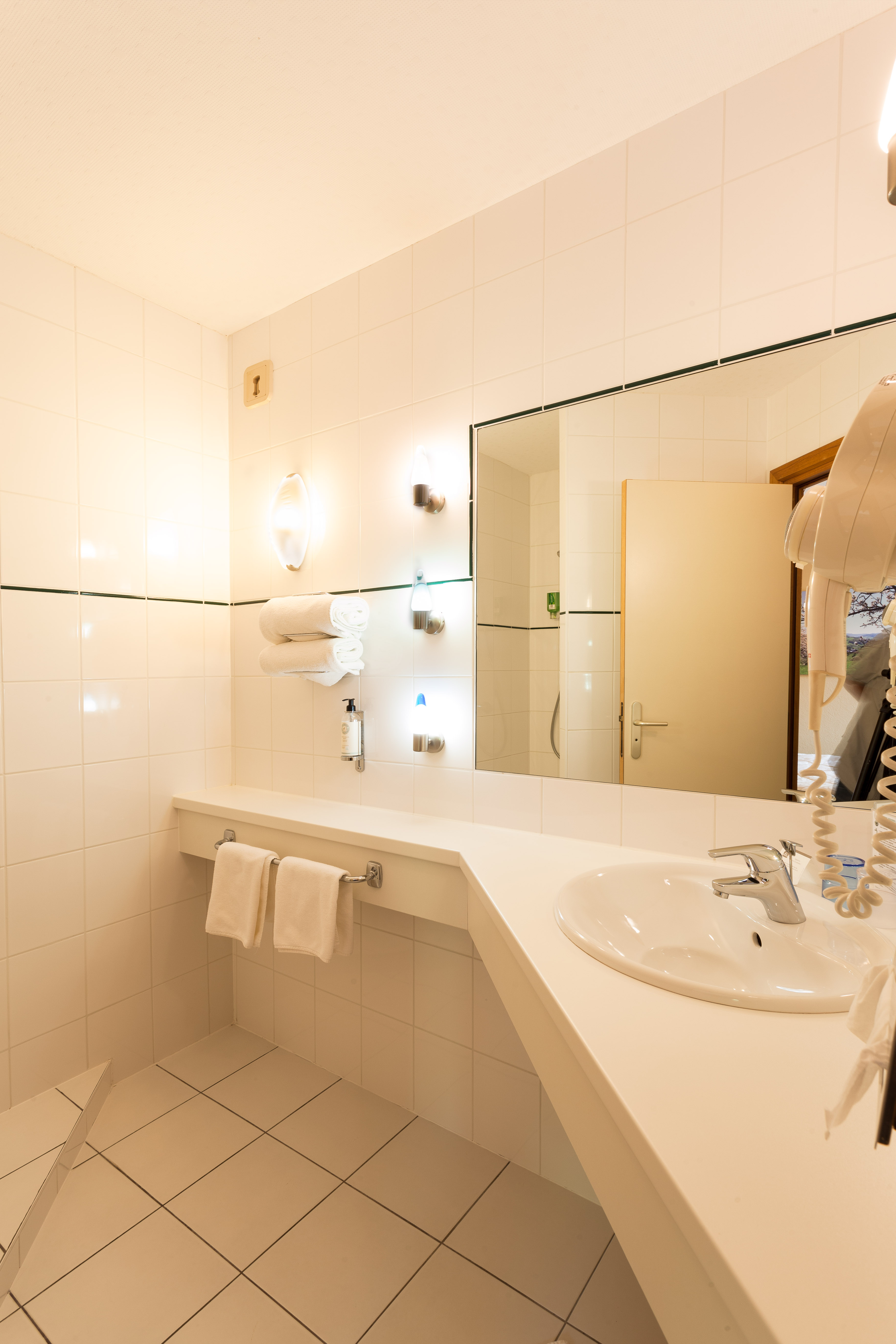 Superior, King Bed, Bath and Shower, Balcony، Best Western Plus Hotel and SPA Le Schoenenbourg 4/4