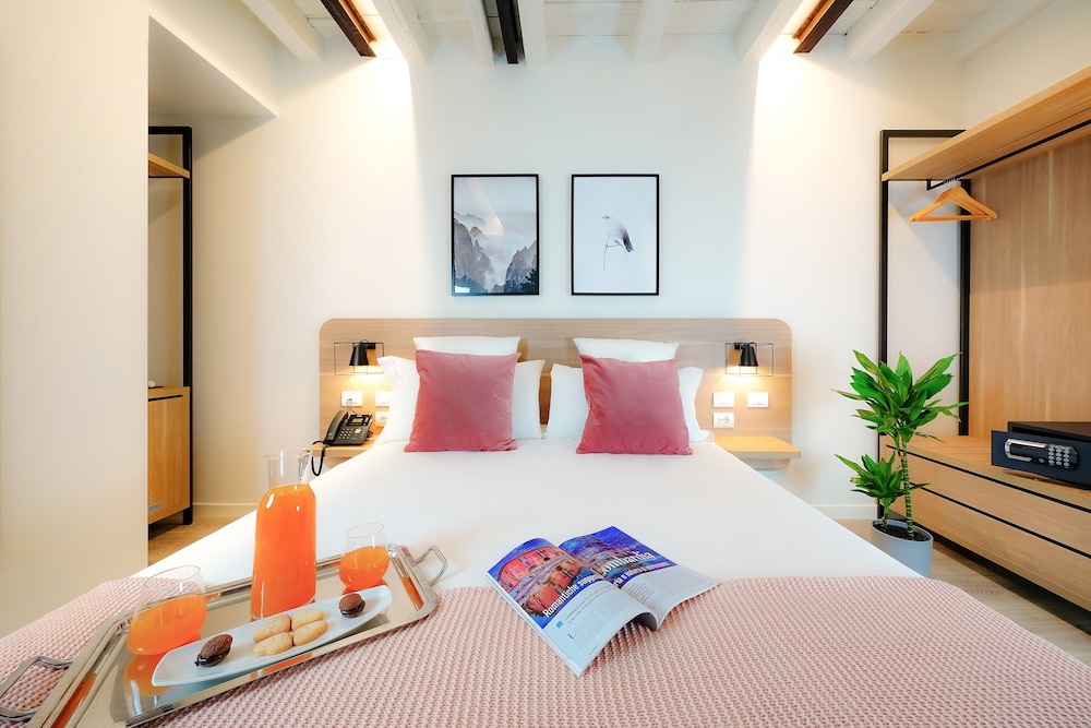 Bergamo Inn 15 21/45