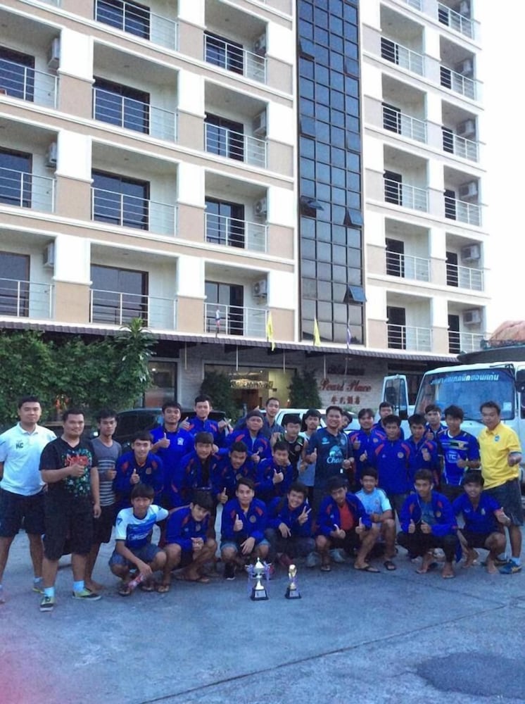 Pearl Place Hotel 42/48