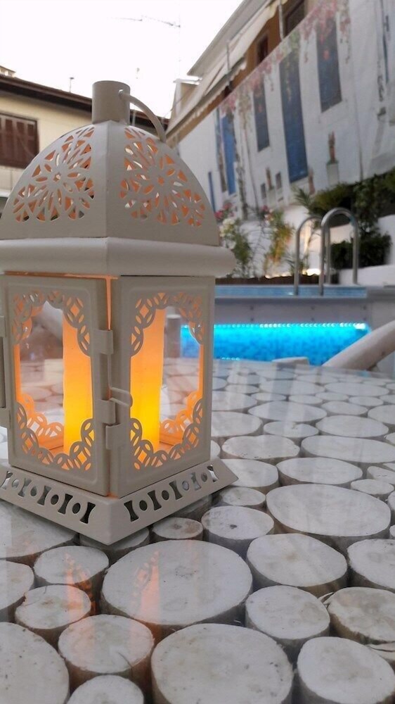 Pirofani Hotel 1/50