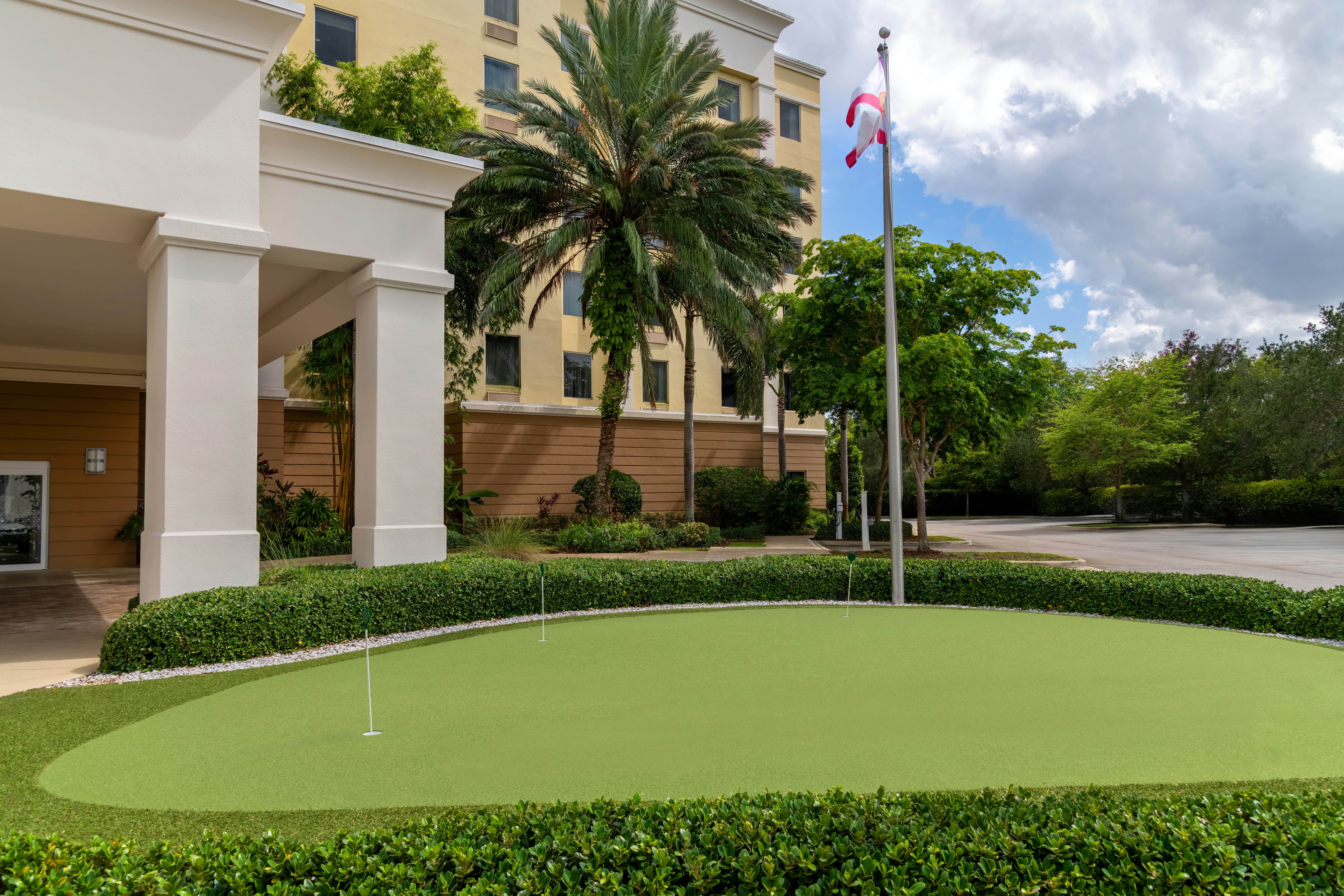 Hampton Inn & Suites Coconut Creek 47/49