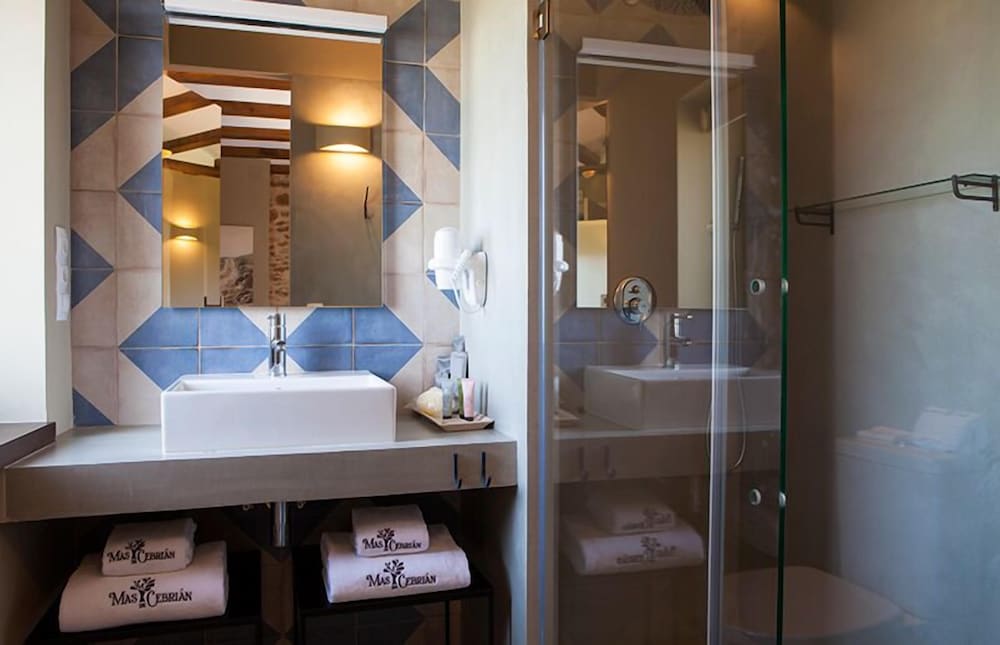 HOTEL CON ENCANTO MAS DE CEBRIAN 31/34