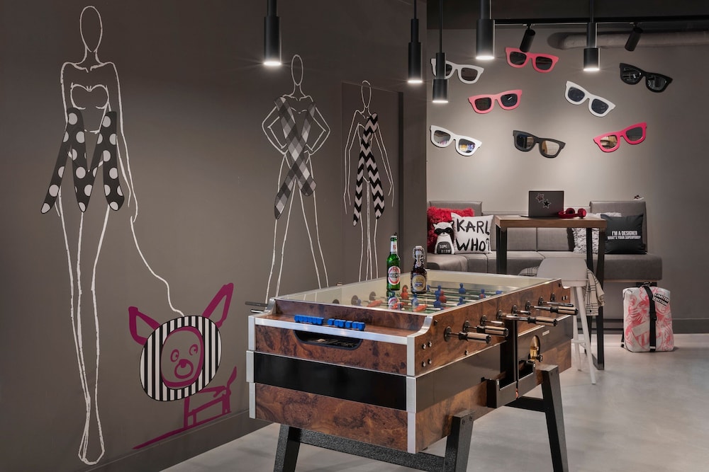 Moxy Duesseldorf City 3/50