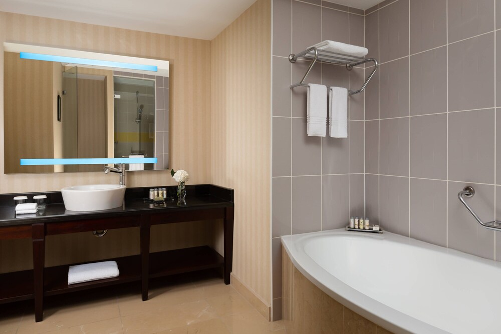 Renaissance Aktau Hotel 7/64