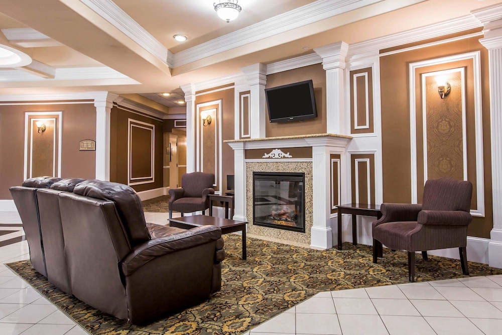 Comfort Inn & Suites Plattsburgh - Morrisonville 24/37