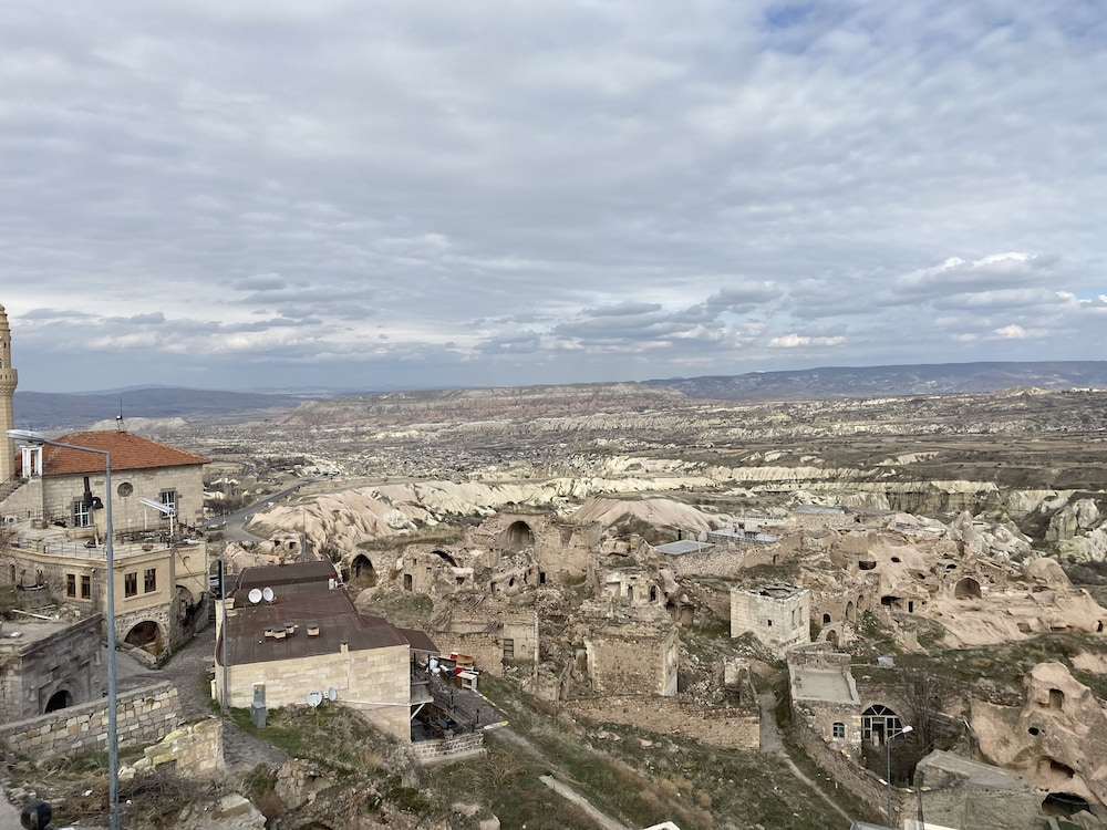 Alice in Cappadocia 35/46