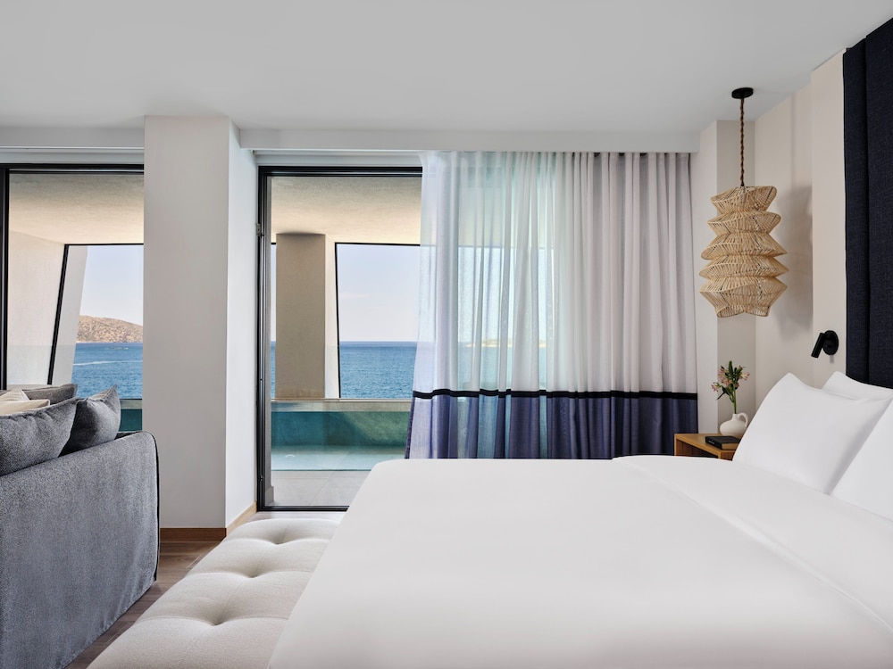 Junior Suite, King Bed, Sea View, Plunge Pool