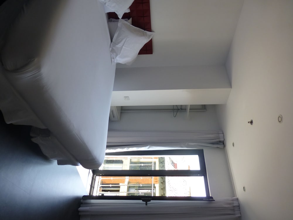 Hotel Mayerling 18/64