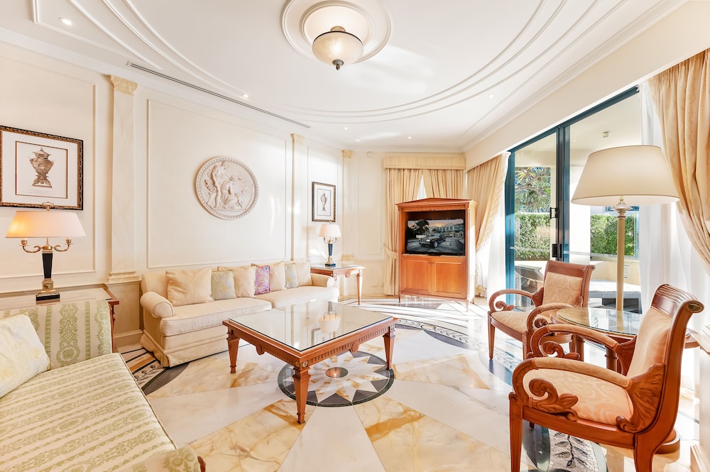 Imperial Hotel Gold Coast 32/50