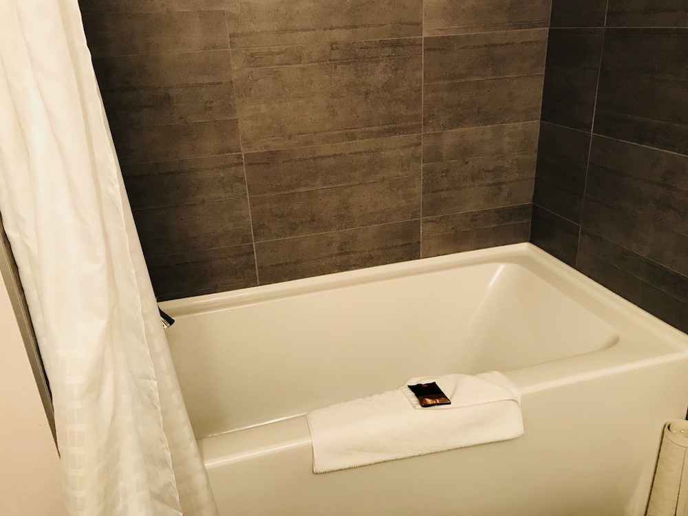 Park Inn By Radisson Edmonton Airport 55/60