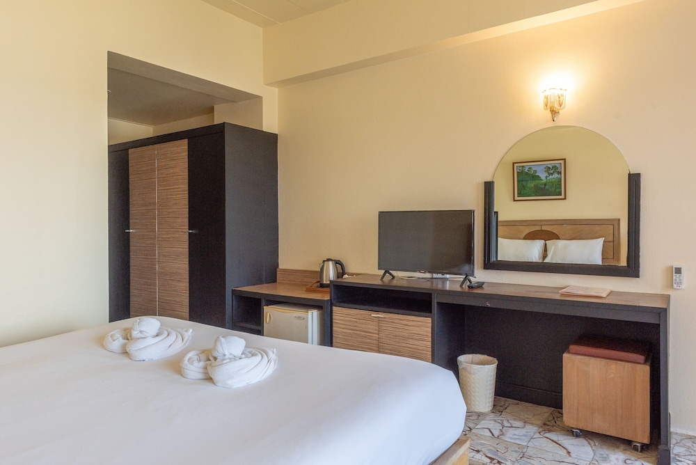 Nonthaburi Palace Hotel 17/66
