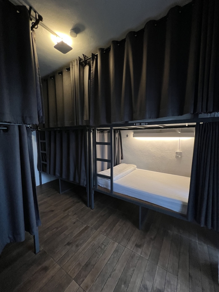 Hobnob Hostel - Adults Only 23/40