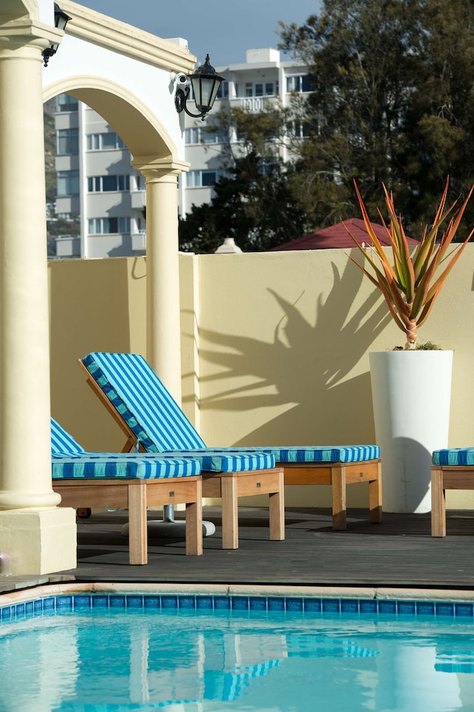 RADISSON BLU LE VENDOME-CAPE TOWN 5/33