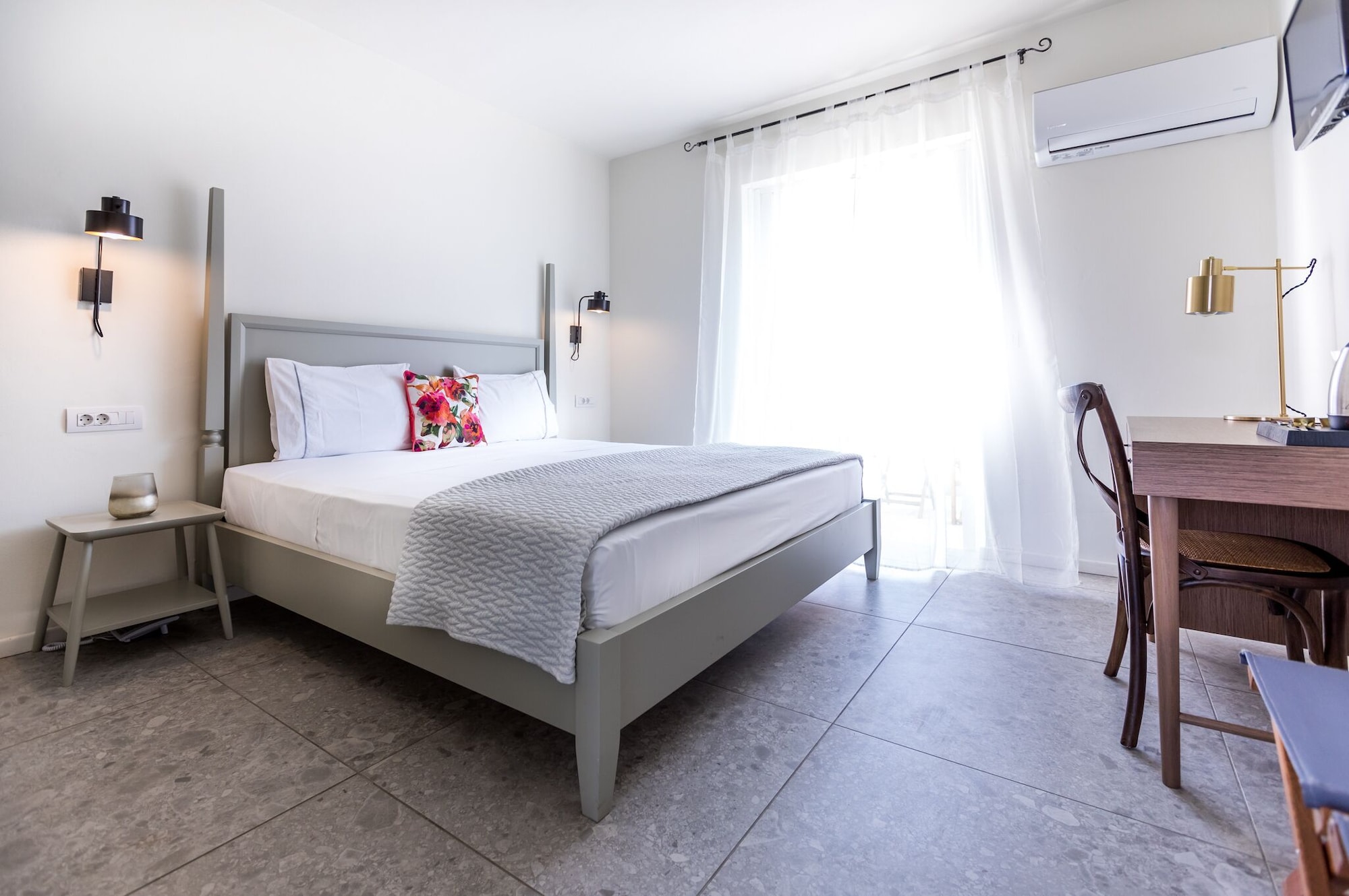ROOM, TRIPLE, BALCONY