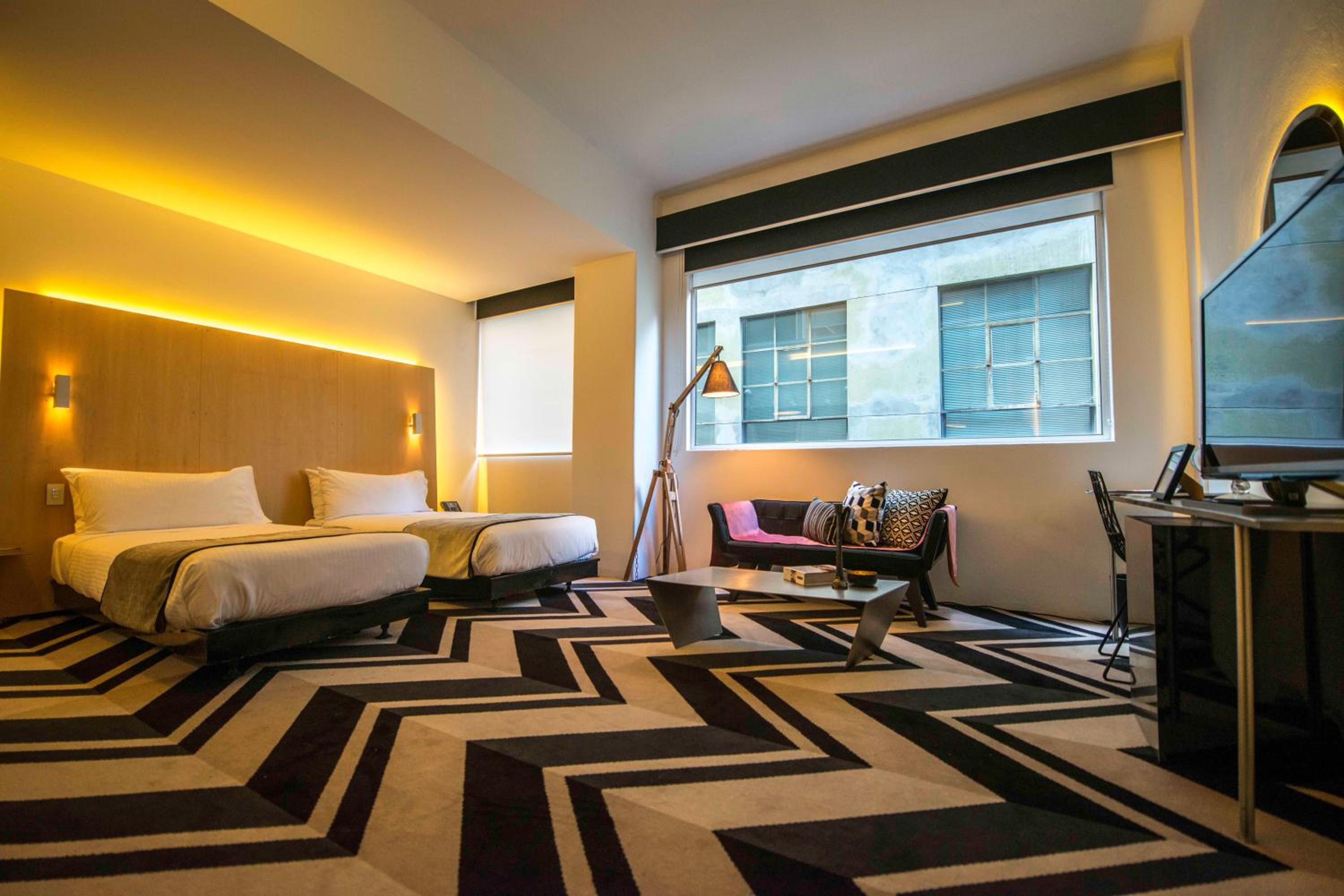 PREMIER, TWIN BEDS