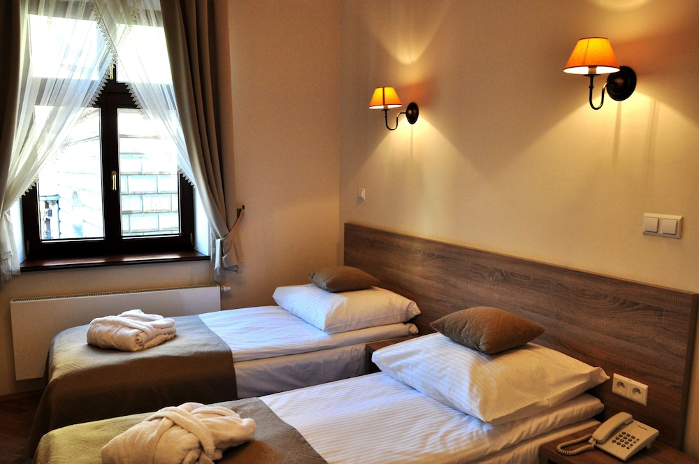 Hotel Santi 8/56