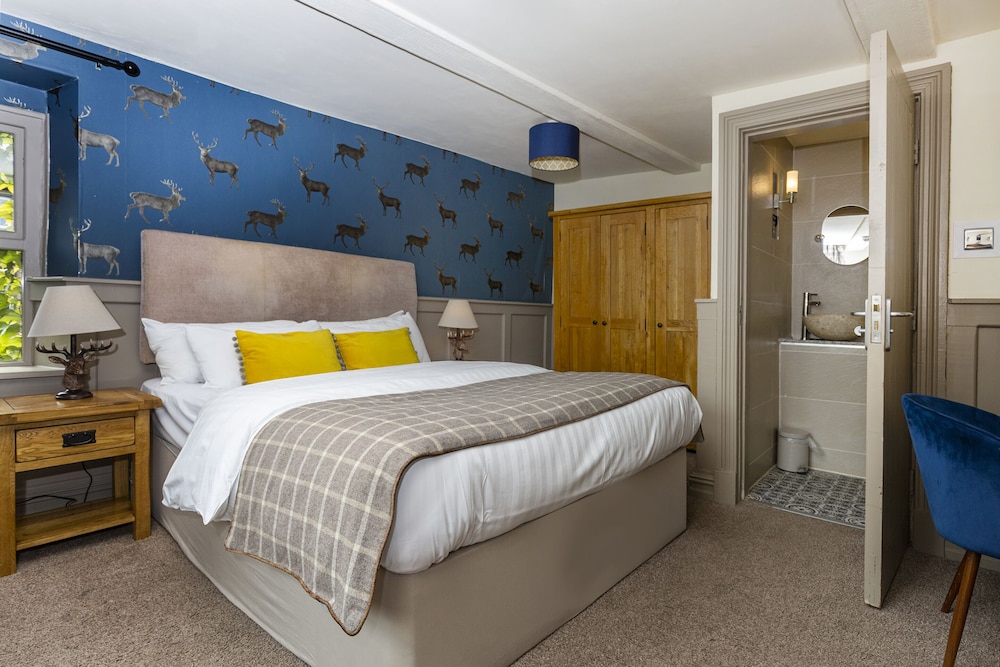 The Fleece Countryside Inn 18/50
