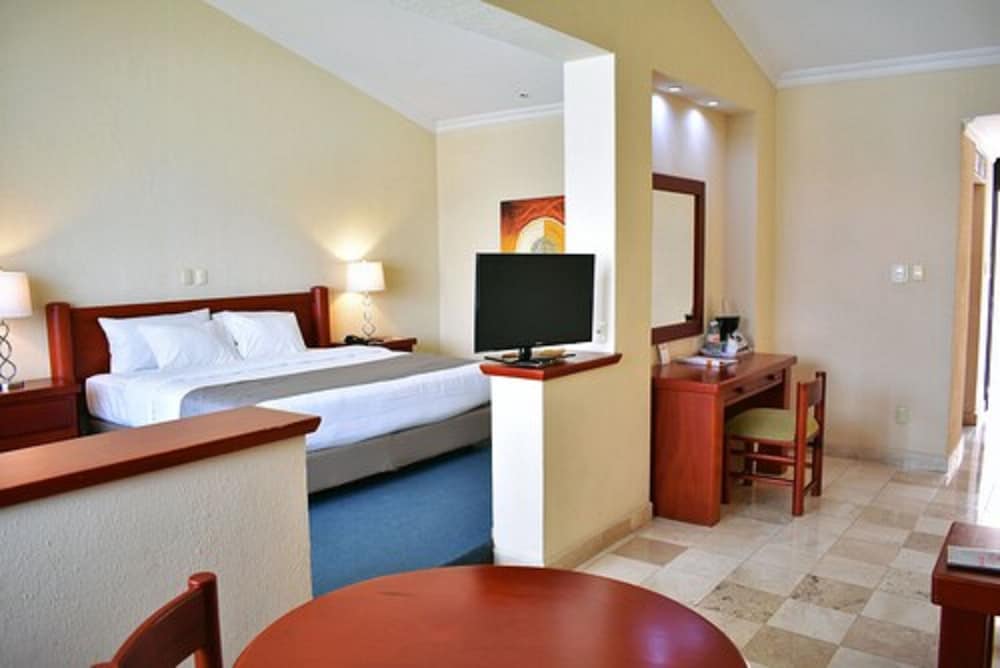 La Posada Hotel &amp; Suites 21/68