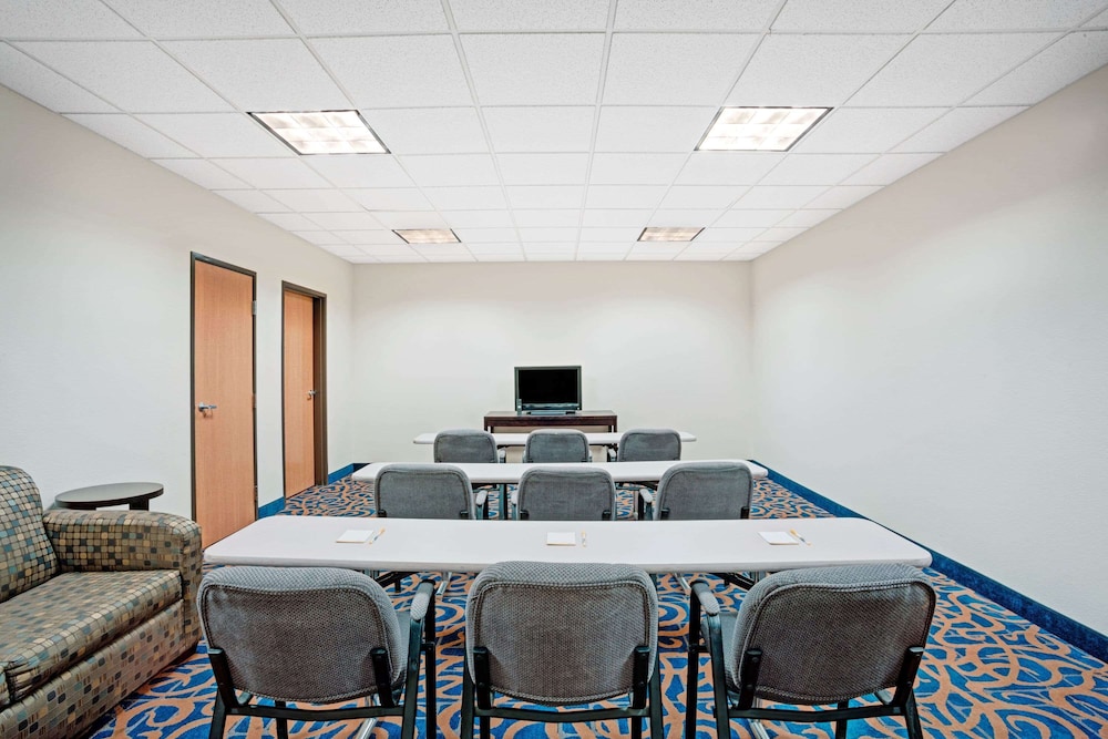 Days Inn and Suites by Wyndham Page Lake Powell 26/31