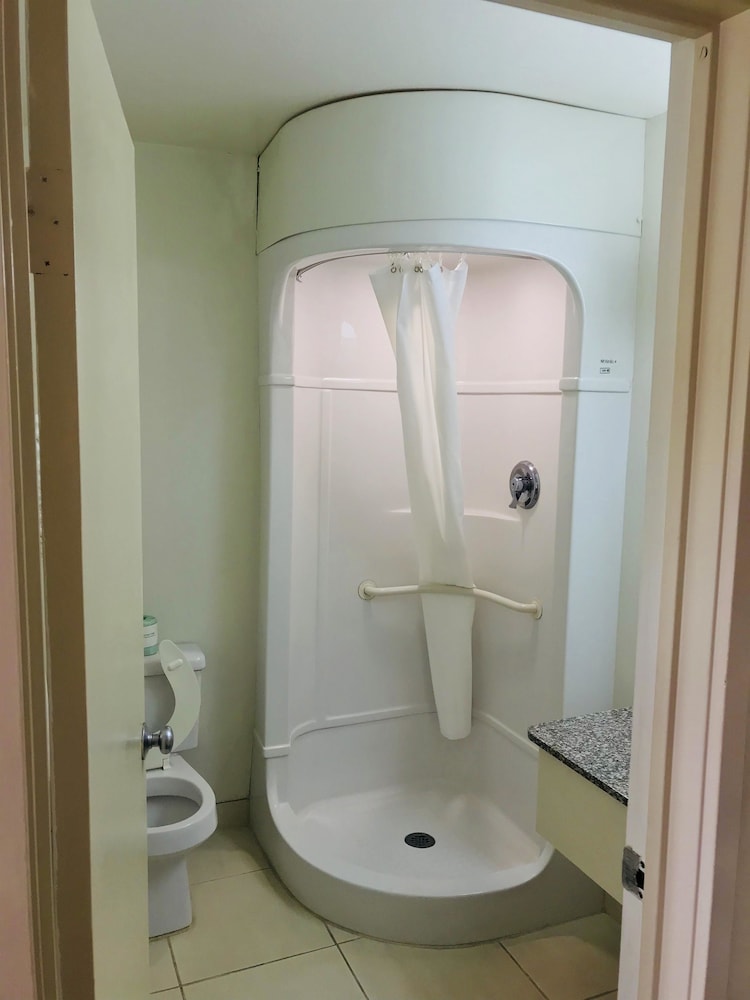 Americas Best Value Inn Lake City 17/45