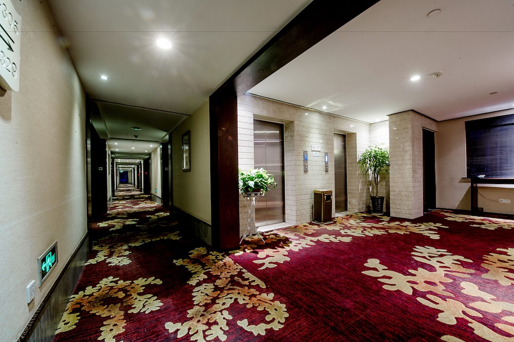 BYLAND WORLD HOTEL 38/50