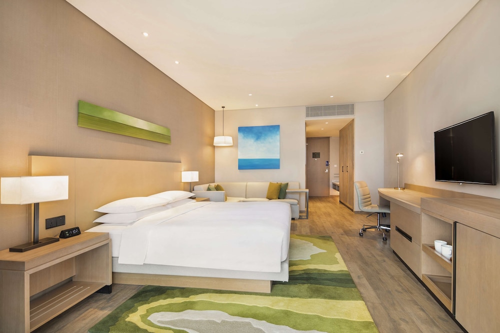 Hyatt Place Sanya City Center 15/62