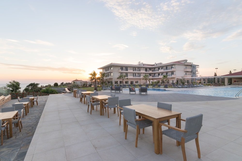 King Maron Beach Hotel & Spa 28/50